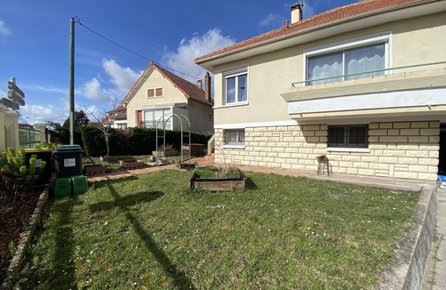 Bretigny-sur-Orge House | Spacious detached house 800 m from RER station