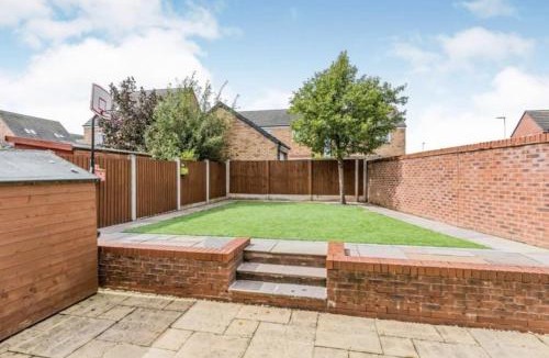 Newcastle-Under-Lyme House | SPACIOUS DETACHED 5 Bedroom4 Bathroom WIFI Parking