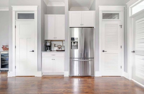 Eastwood House | Spacious Dog Friendly 3 BR Townhome, Grill, Patio 3 Blocks to Grocer, 5 Mins to 5 Points, 15 Mins to Broadway, 24 Hour Hospitality Team, Perfect for Families
