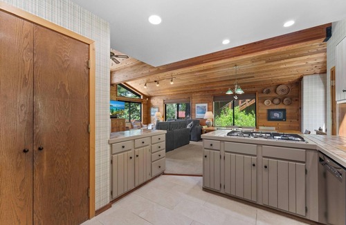 Truckee House | Spacious Donner Lakeview Home
