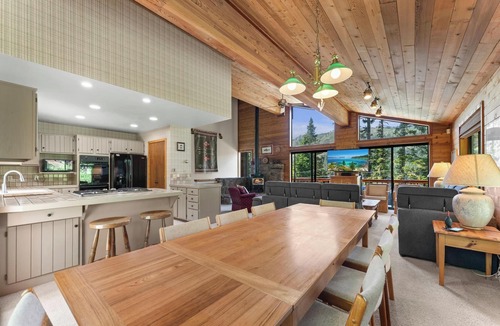 Truckee House | Spacious Donner Lakeview Home