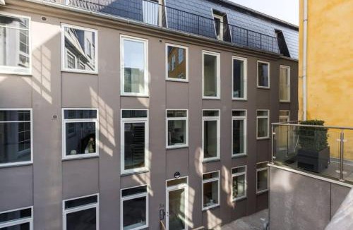 Copenhagen City Centre Apartment | Spacious Double-Apartment for 10 in CPH City Center