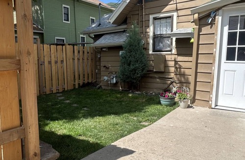 Glenwood Springs House | Spacious Downtown Oasis