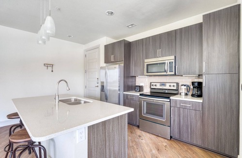 West End Apartment | Spacious Downtown 1 BR w/Gym, W/D, Pool, walk to 6th St, by Blueground