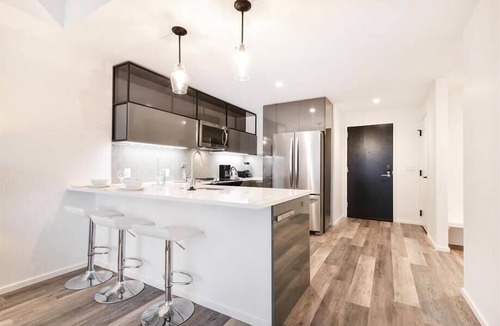 Shawmut Apartment | Spacious Downtown 1BR | Laundry In-unit | High Ceilings