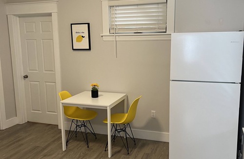 Downtown Apartment | Spacious downtown apartment near restaurants/bars