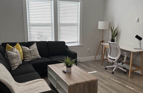 Downtown Apartment | Spacious downtown apartment near restaurants/bars