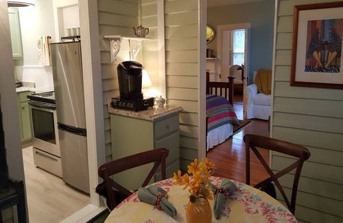East of Broadway Cabin | Spacious Downtown Cottage with Roof-Top Patio