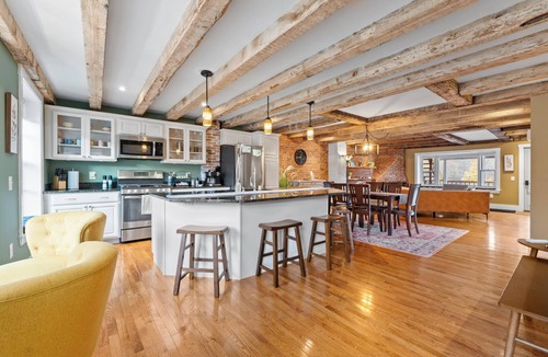 Hallowell Apartment | Spacious Downtown Hallowell River View Apartment