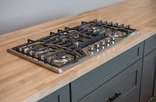 Cheyenne House | Spacious Downtown Location | 4BA, 2 Kitchens + Game Room