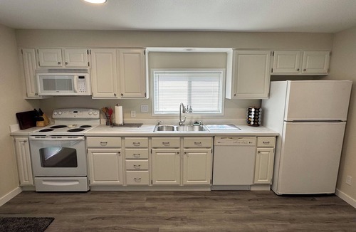 Lettered Streets House | Spacious downtown oasis, free parking & laundry