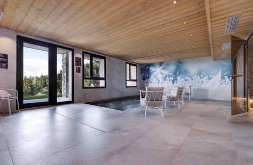 Arc-1800 Apartment | Spacious Duplex 6 Guests Arc 1800 with Spa