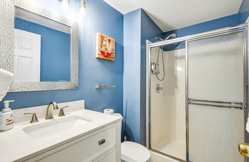 Graceland Park House | Spacious Dundalk Townhome: 8 Mi to Inner Harbor!