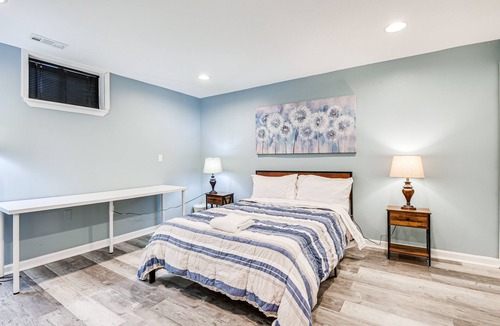 Graceland Park House | Spacious Dundalk Townhome: 8 Mi to Inner Harbor!