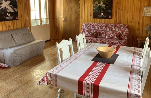 Arreau House | Spacious duplex apartment, balcony with mountain views and private garage