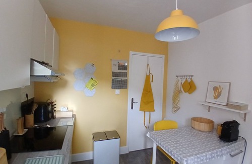 Seyne Apartment | Spacious duplex apartment with mountain views, close to shops