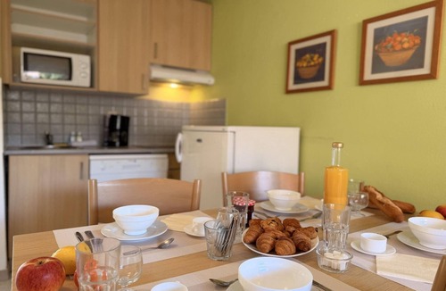Cerbere Apartment | Spacious Duplex Escape