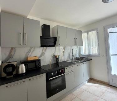 Marly-la-Ville Apartment | Spacious Duplex for 6 people, Parc Astérix, CDG