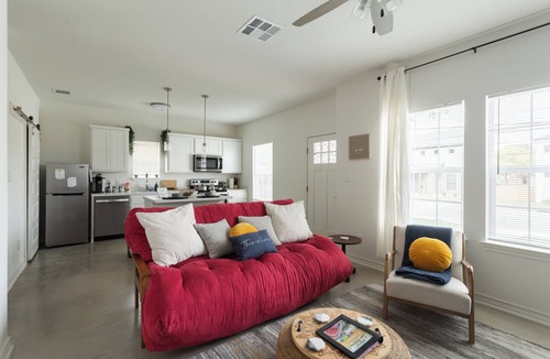 Denver Heights House | Spacious Duplex Near River Walk Two Modern Homes