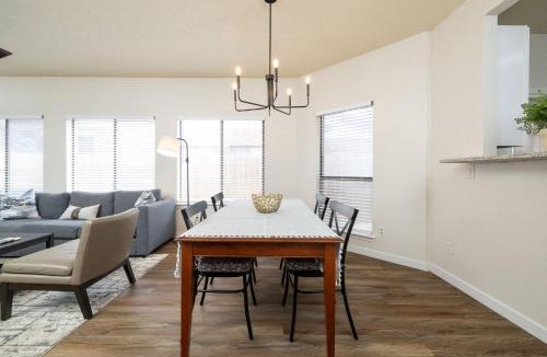 Euless House | Spacious Duplex Near World Cup & DFW Airport