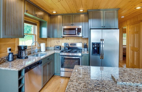 Durham Cabin | Spacious Durham Cabin w/ Deck & Mountain Views