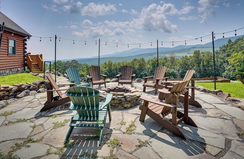 Durham Cabin | Spacious Durham Cabin w/ Deck & Mountain Views