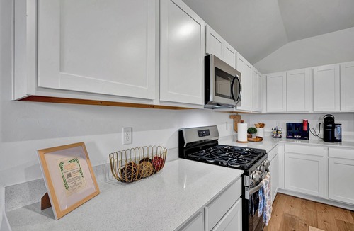 Edmond House | Spacious Edmond OK Family Home. 4 Queen Beds Minutes to Arcadia Lake, UCO & OKC