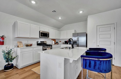Edmond House | Spacious Edmond OK Family Home. 4 Queen Beds Minutes to Arcadia Lake, UCO & OKC