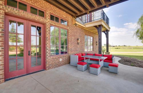 Edmond Apartment | Spacious Edmond Vacation Rental w/Hot Tub!