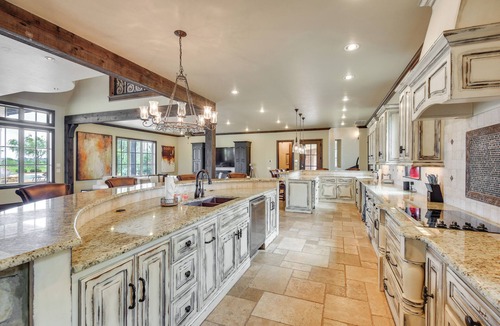 Edmond Apartment | Spacious Edmond Vacation Rental w/Hot Tub!