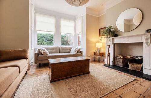 Broadstairs House | Spacious Edwardian 5-bed House, steps from Beach