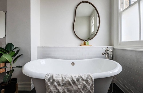 Broadstairs House | Spacious Edwardian 5-bed House, steps from Beach