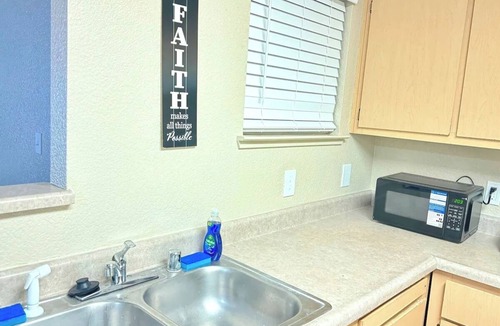 Elk Grove Apartment | Spacious & Elegant 3BR - Pet-Friendly - Elk Grove