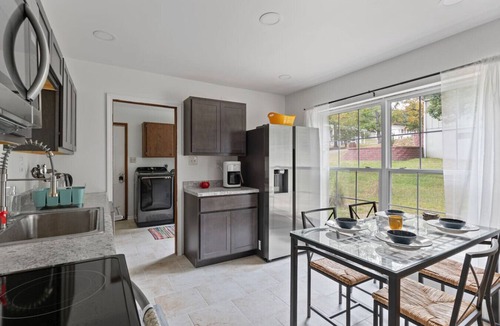 Eureka House | Spacious elegant big home - minimal 30 days