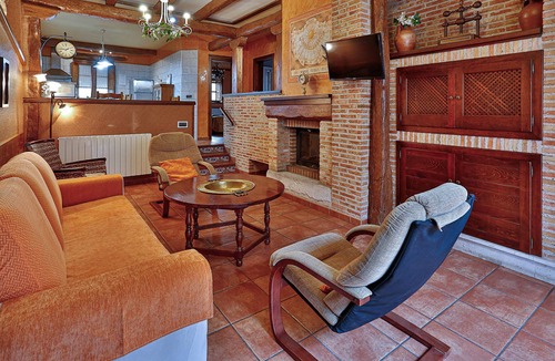 Canalejas de Penafiel House | Spacious Country House in Ribera del Duero near Peñafiel Castle