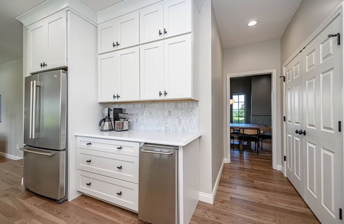 Fulton House | Spacious estate with 8 bedrooms + Pool -Near CoMO