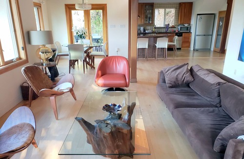 Claremont Apartment | SPACIOUS & EXCLUSIVE HOME