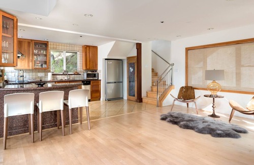 Claremont Apartment | SPACIOUS & EXCLUSIVE HOME