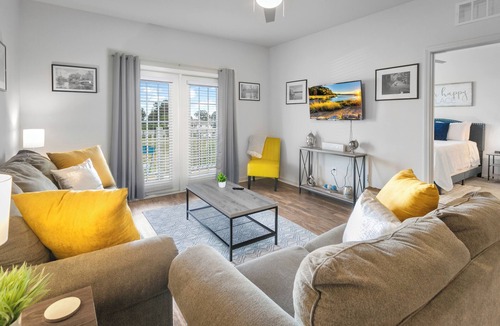 Madison Apartment | Spacious Extended Stay - Pool & Gym