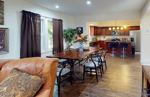 Grosse Pointe Woods House | Spacious Family Friendly Grosse Pointe Woods Beauty