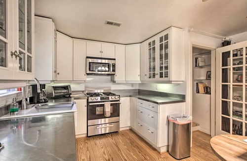 Faber Cottage | Spacious Faber Home w/Yard, Steps to Winery!