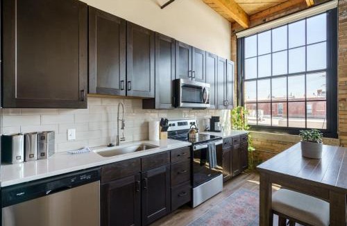 Gahanna Villa | Spacious Factory Flat