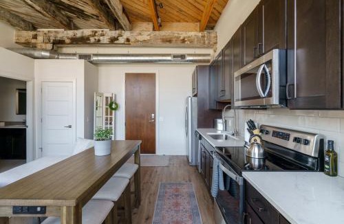 Gahanna Villa | Spacious Factory Flat