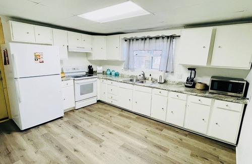 Creston House | Spacious Family Abode in the historic Creston