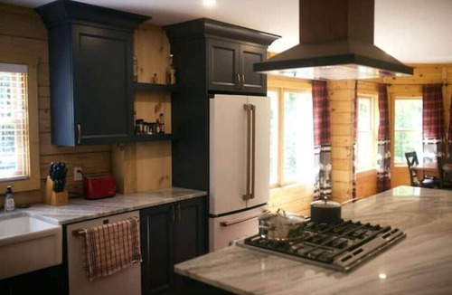 Hamilton Township Cabin | Spacious Family Cabin, Hot Tub & Pet Friendly!