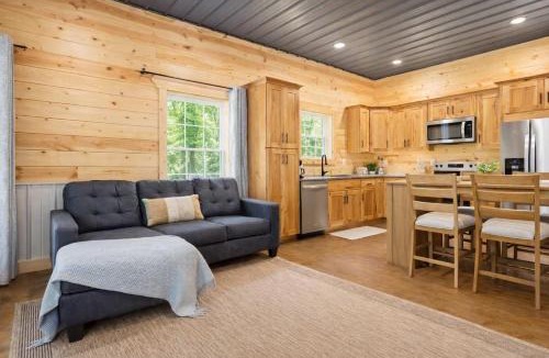 Hanover House | Spacious family cabin with game room and backyard
