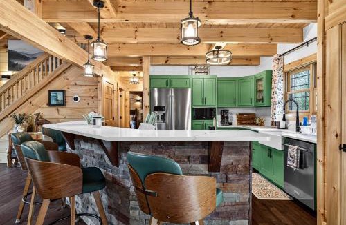 Hanover House | Spacious family cabin with game room and backyard