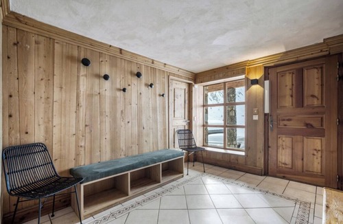 Tignes le Lac Ski Chalet | Spacious Family Chalet in the Heart of Tignes – Stunning Lake and Glacier Views