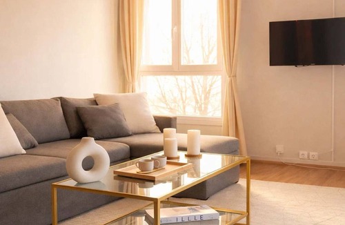 Pere Lachaise Apartment | Spacious family flat with elevator access - Paris