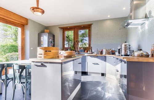 La Limouziniere Cottage | Spacious family lodge with natural pool, near Nantes